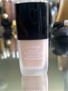 CHANEL La Base Primer nails no box